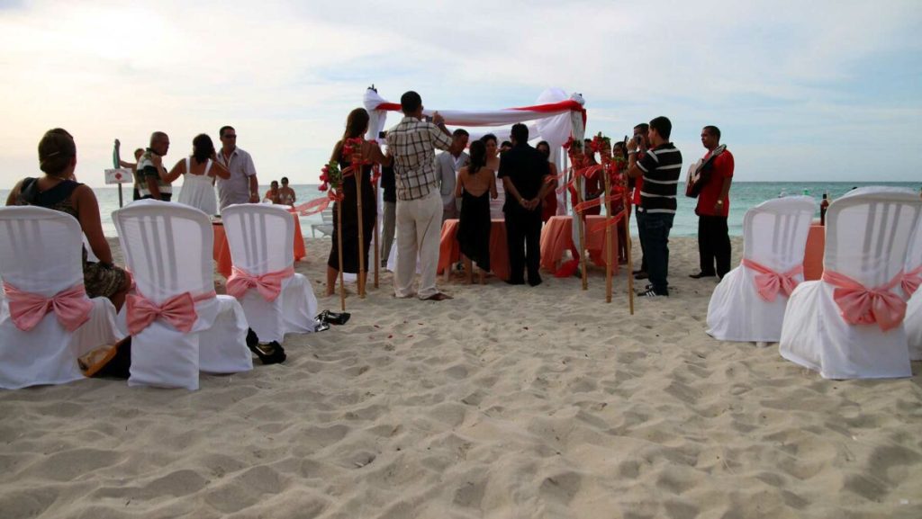 HoReCa: Ca — кейтеринг.