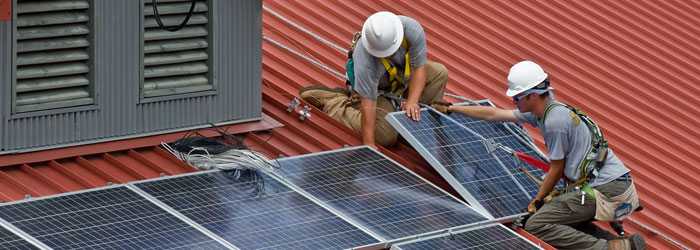 Источники автономного питания: солнечные панели.