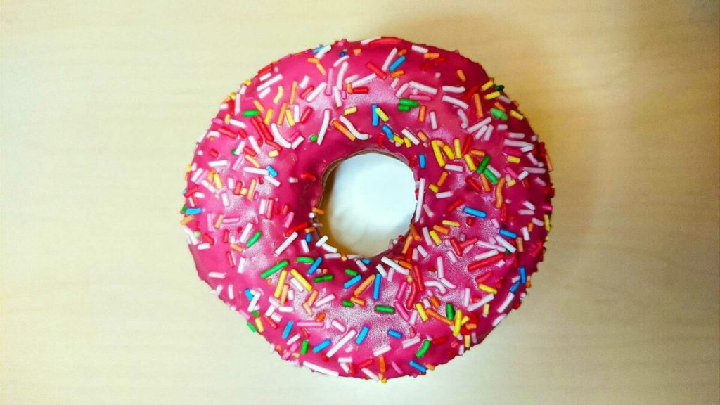 Донат в магазине Верый, 2023 г.