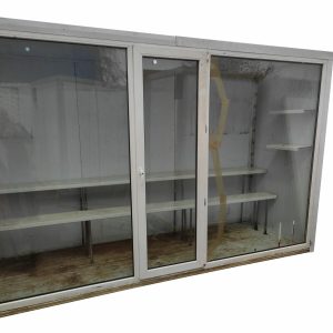 Холодильник с цветочной витриной