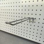 Крючок серый