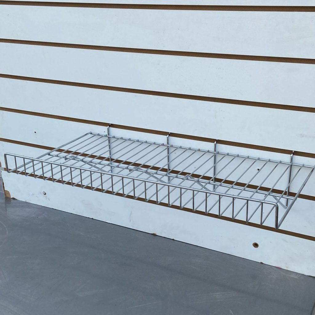 Полка наклонная для экономпанели