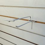 Крючок белый