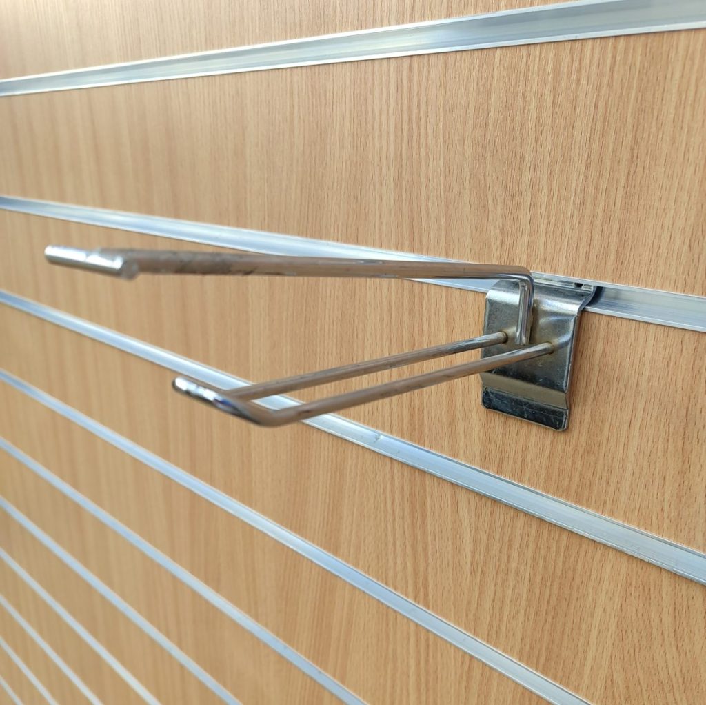 Крючок хром на экономпанель