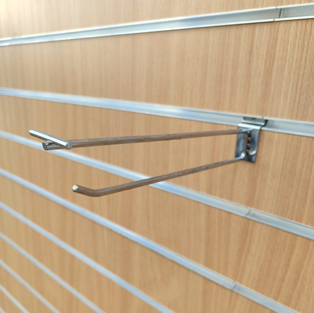 Крючок хром на экономпанель