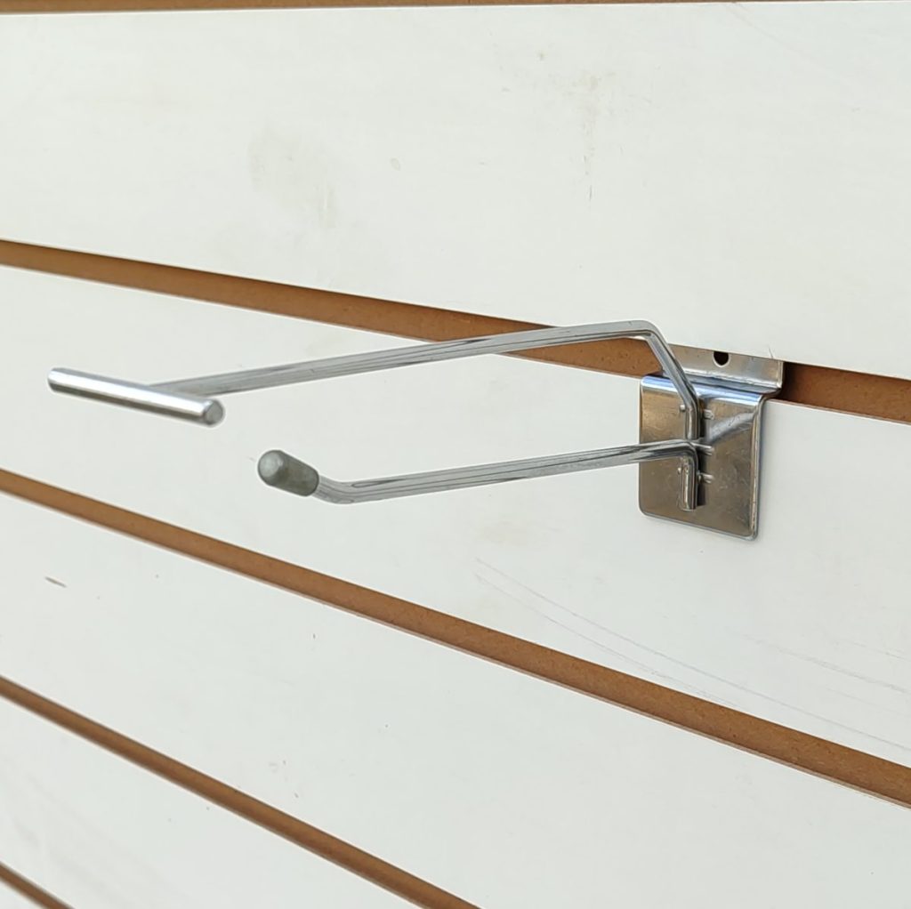 Крючок хром на экономпанель