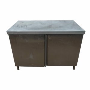 Стол тумба 120/70/82 двери распашные полка